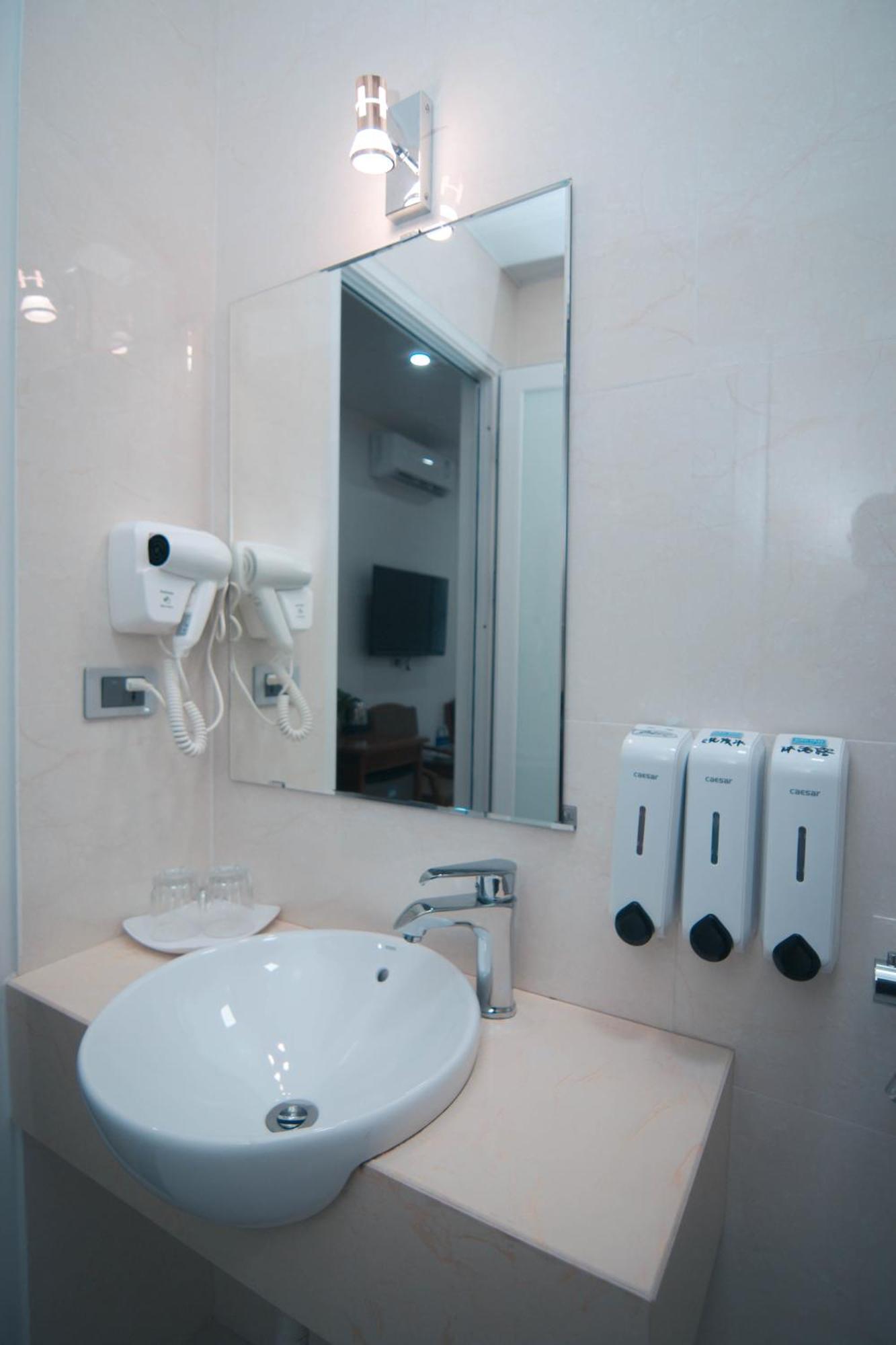 Hoàng Long Hotel Hạ Long Extérieur photo