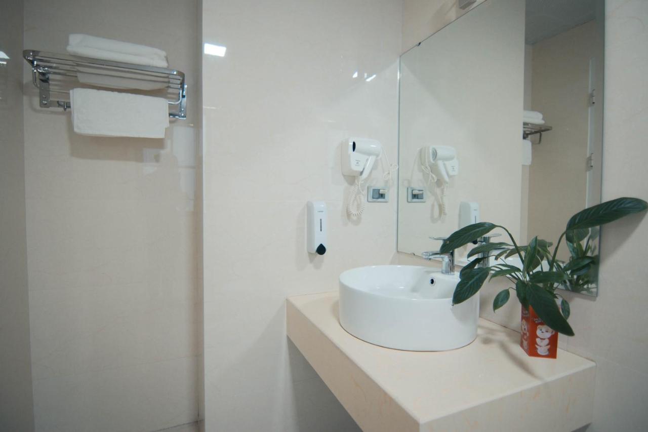 Hoàng Long Hotel Hạ Long Extérieur photo
